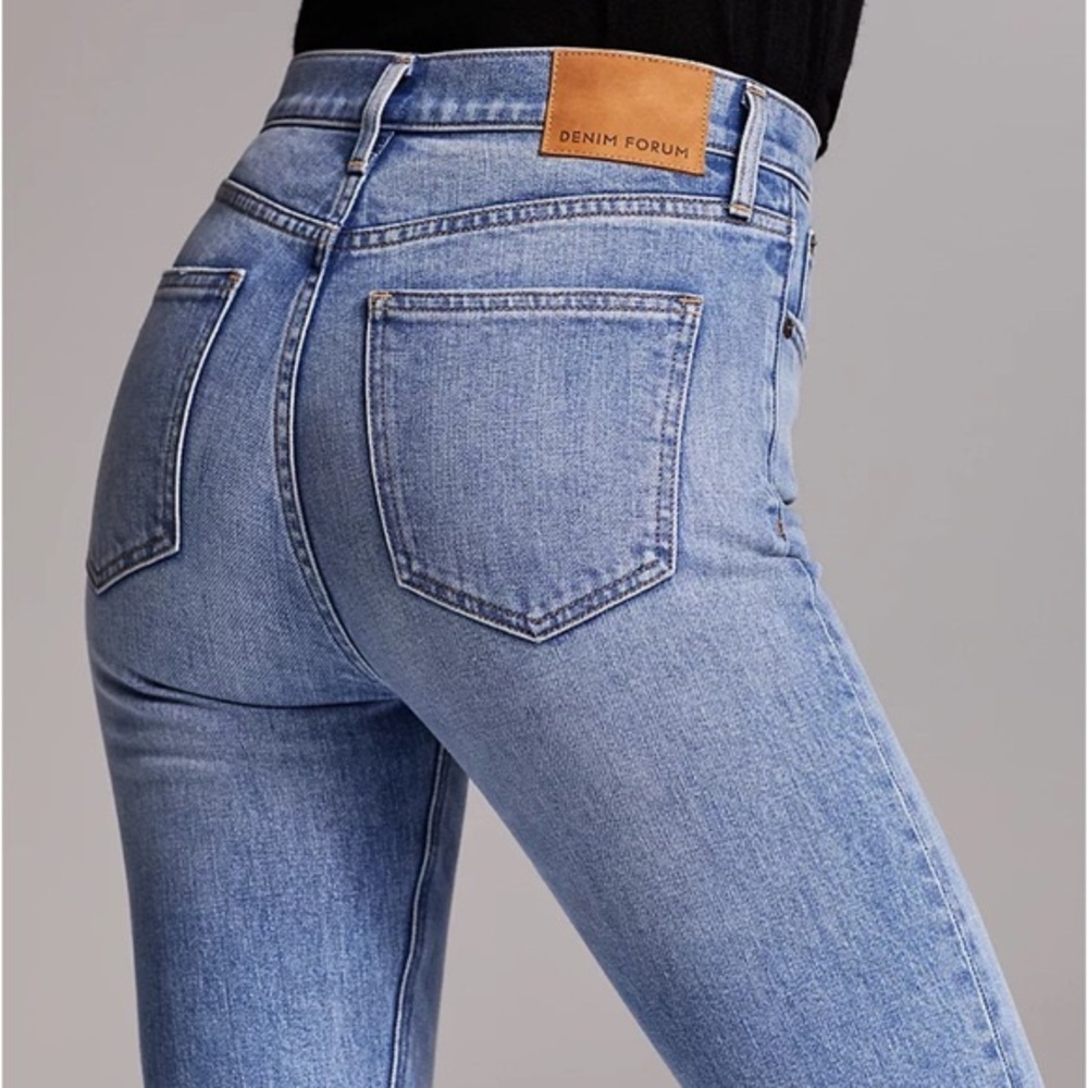 Aritzia Denim Forum -The Yoko High Rise - Size 25